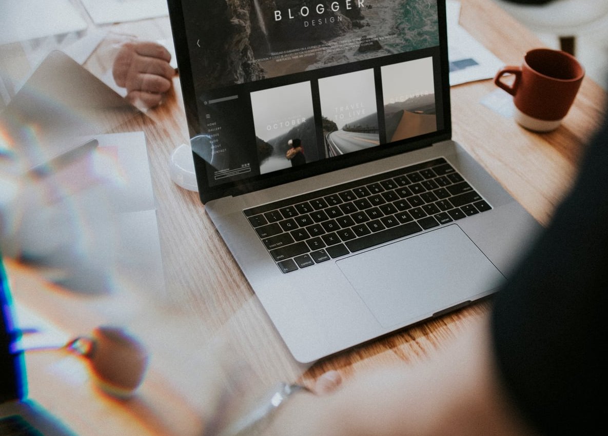 laptop website builder
