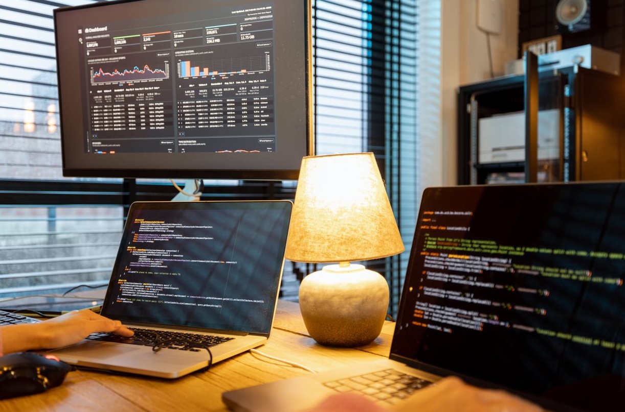 laptop website builder